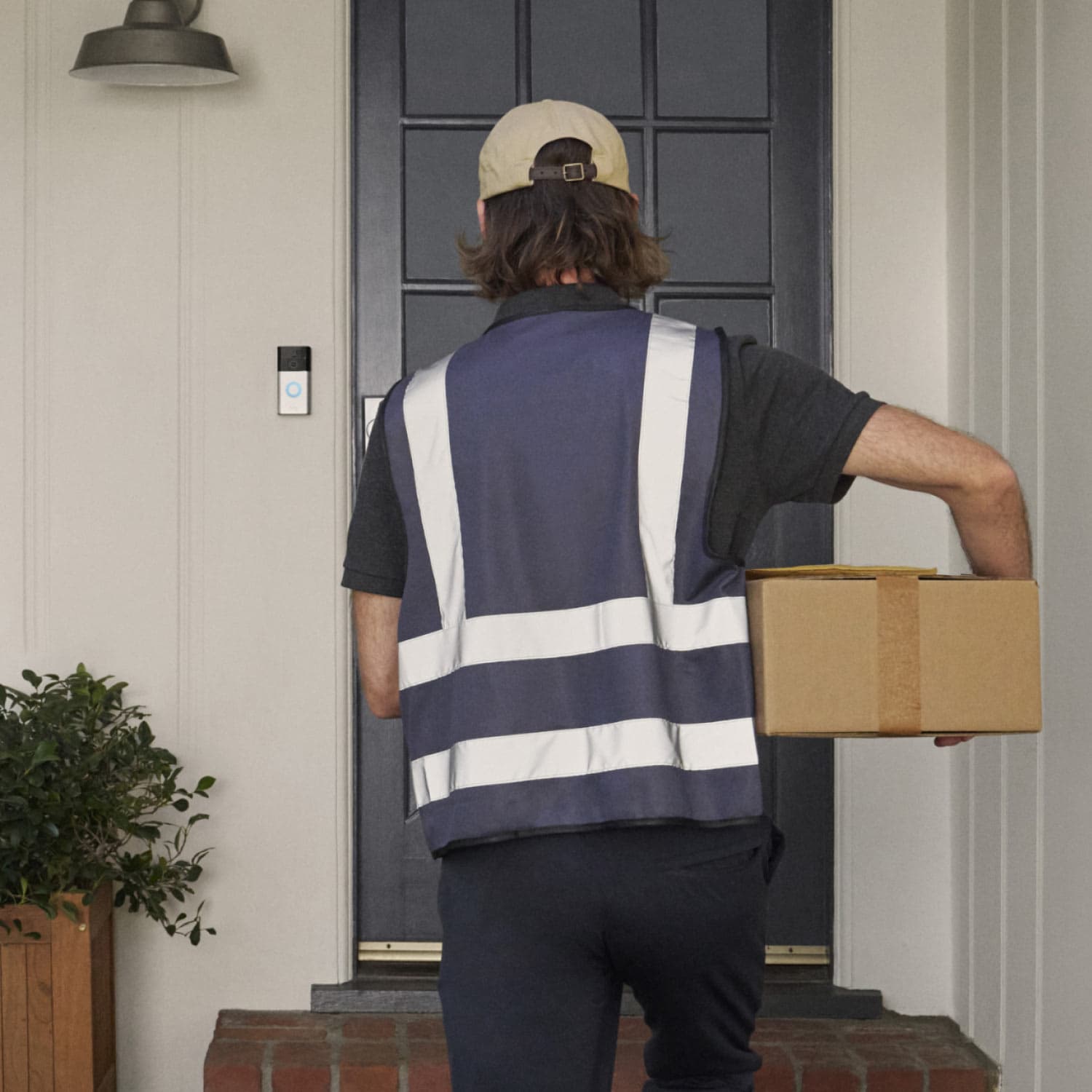 Stay connected to who's there.